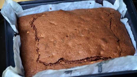 пирожное брауни с фундуком