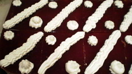 пирожное малина и розы