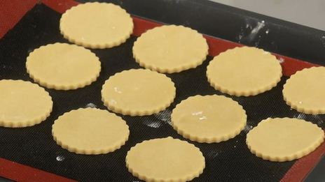 пирожное малиновые облака