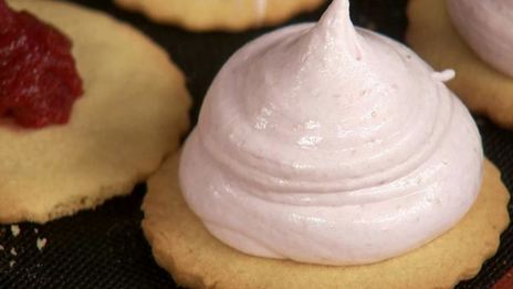 пирожное малиновые облака