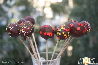 Пирожные на палочке