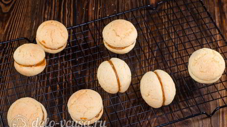 пирожные персики