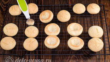 пирожные персики