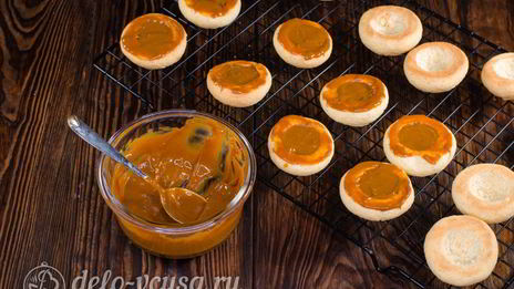 пирожные персики