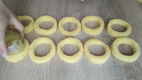 пирожные с клубникой и бананом