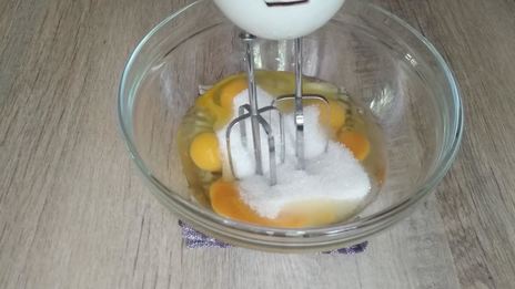 пирожные с клубникой и бананом