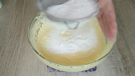 пирожные с клубникой и бананом