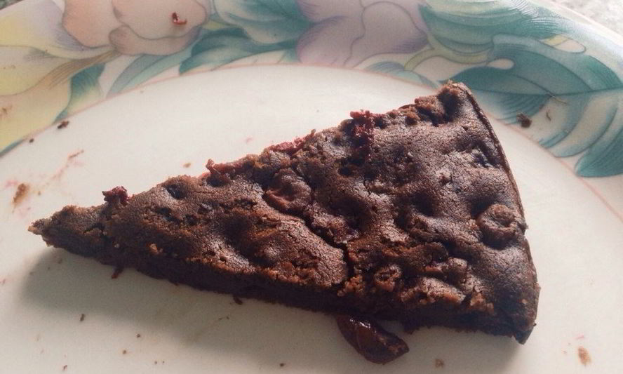 Рецепт шоколадного брауни с вишней