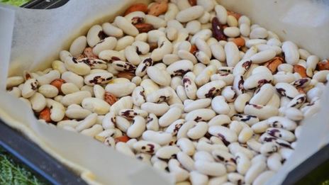 быстрая и простая пицца из слоеного теста в духовке