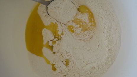 чесночная пицца с моцареллой