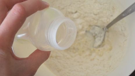 чесночная пицца с моцареллой