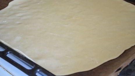 чесночная пицца с моцареллой