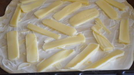 чесночная пицца с моцареллой