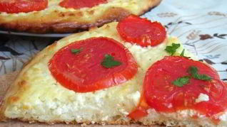 Деревенская пицца с творогом