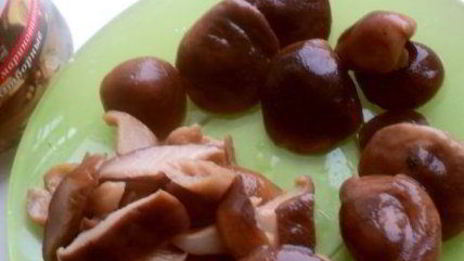 мини-пицца с грибами и ветчиной