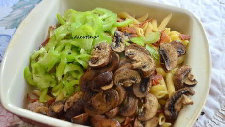 пицца из индюшатины с пастой