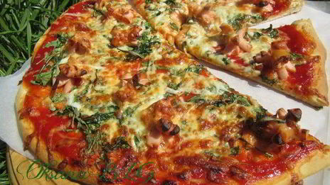 пицца красное и белое