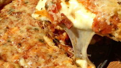 пицца по-чикагски в глубокой форме