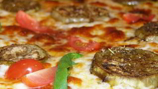 Пицца с баклажанами