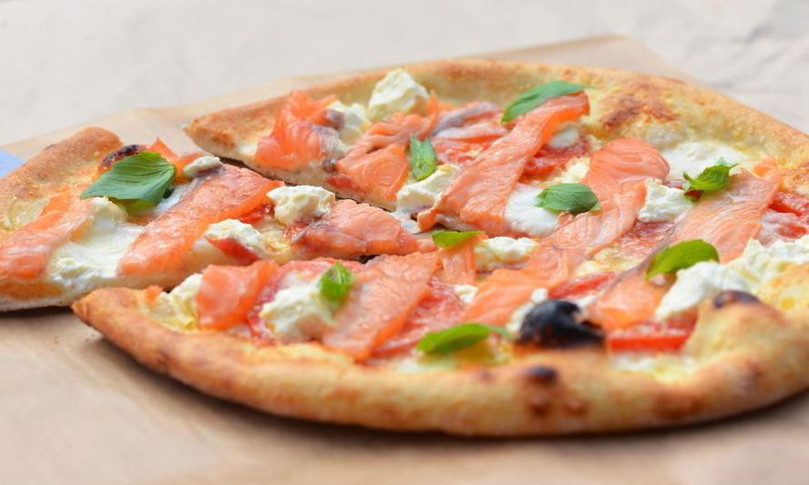 Рецепт пиццы с филадельфией и маринованным лососем