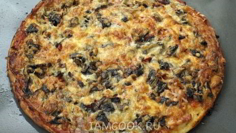 пицца с грибами и колбасой