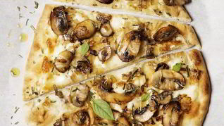 Пицца с грибами