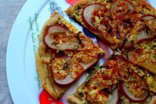 Пицца с грушей и горгонзолой