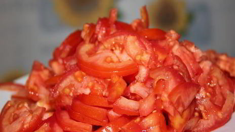 пицца с колбасой и сыром