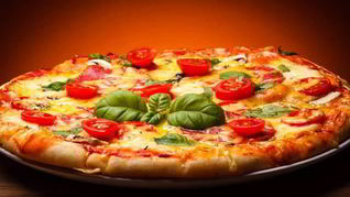 Пицца с козьим сыром, помидорами и ветчиной