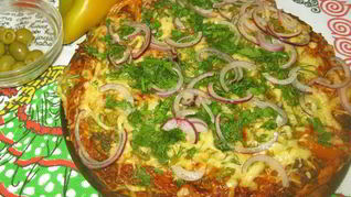 Пицца с маринованным мясом