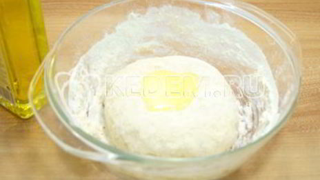 пицца с помидорами