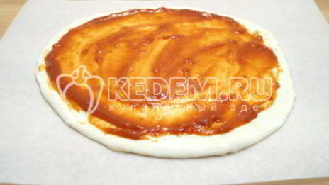 пицца с помидорами