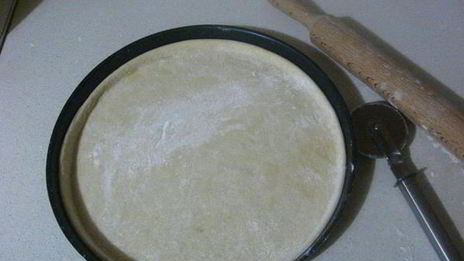 пицца с салями и болгарским перцем