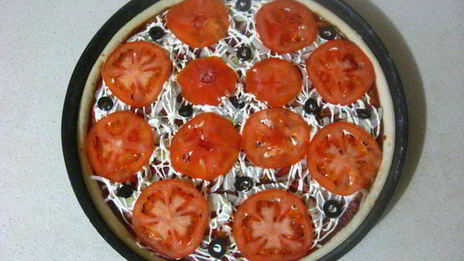 пицца с салями и болгарским перцем