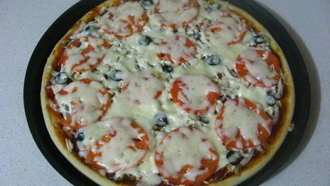 пицца с салями и болгарским перцем