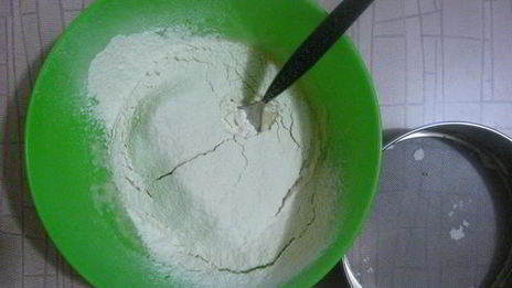 пицца с салями и болгарским перцем