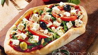 Пицца с сыром фета и маслинами