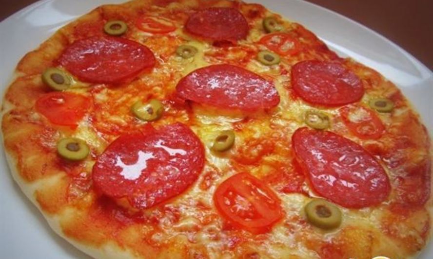 Рецепт пиццы с томатами и оливками