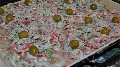 пицца с тунцом и кальмарами