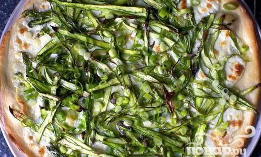 Рецепт пиццы со спаржей и луком