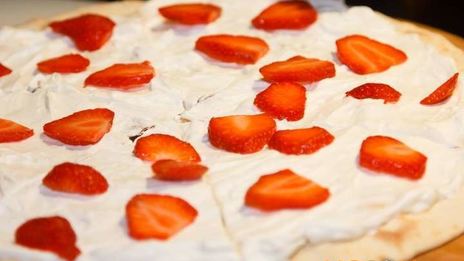 сладкая пицца