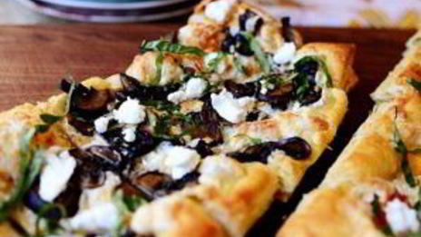 слоеная пицца с грибами