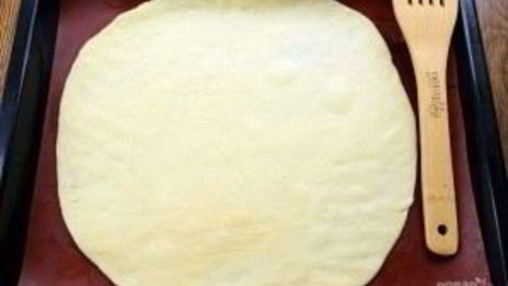 тонкая пицца на дрожжевом тесте