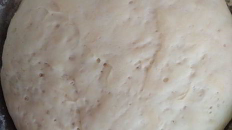 закрытая пицца с курицей и чесноком