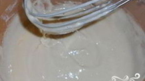 шарлотка с яблоками на кефире