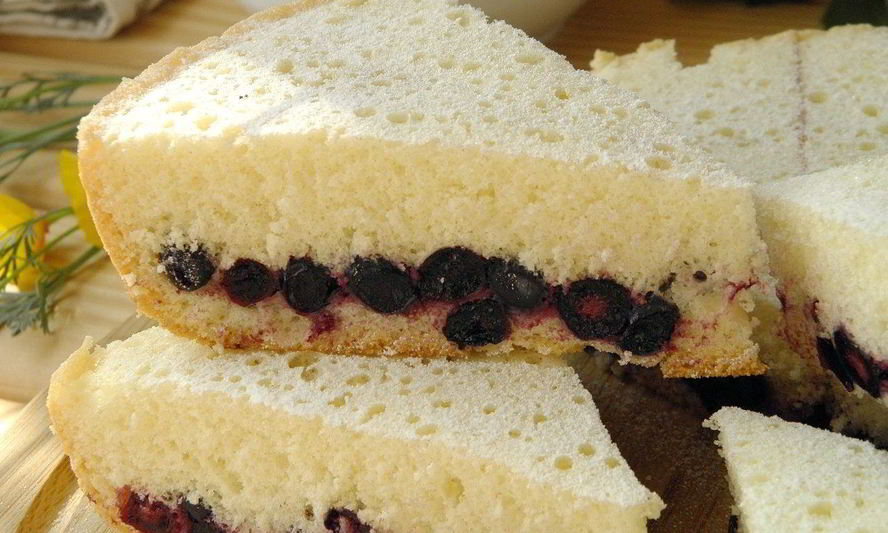 Рецепт шарлотки с ягодами