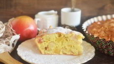 яблочная шарлотка