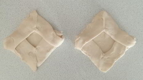 слойки с арахисовой пастой и бананом