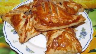 Слойки с фаршем