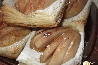 Слойки с грушей